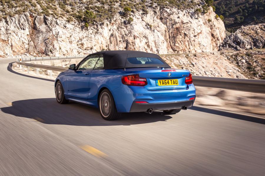  BMW M235i Convertible 2015 года  (UK) (фото 5 из 13)